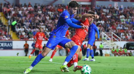 Con 35 puntos, el Rebaño se mantiene en la cima, pero siente el aliento de los Pumas de la UNAM, que con 33 unidades acechan la posición de honor a falta de una fecha. IMAGO7/P. Ramírez