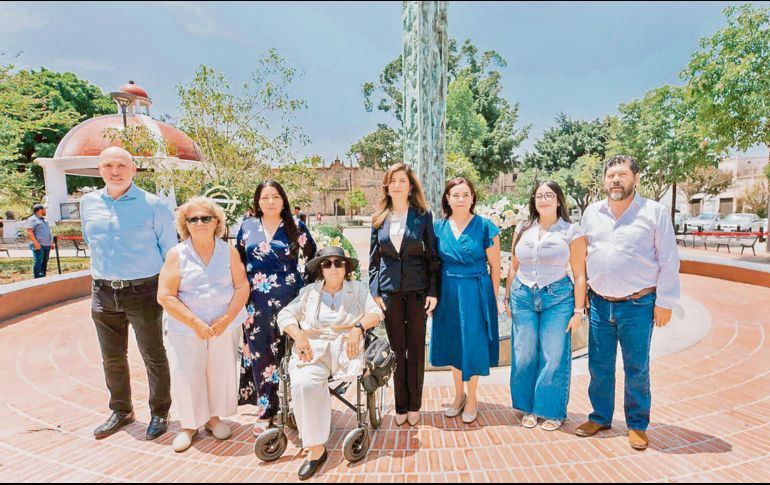 Autoridades y víctimas participaron en la ceremonia conmemorativa por el 34 aniversario de las explosiones del 22 de abril de 1992. ESPECIAL