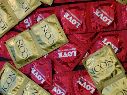 Karex fabrica cerca del 20 % de los condones del mundo, y suministra a marcas populares como Durex y Trojan. AFP/Archivo