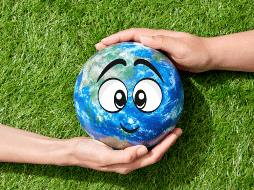En 2009, la Organización de las Naciones Unidas declaró oficialmente el Día Internacional de la Madre Tierra, manteniendo el 22 de abril como fecha global. CANVA