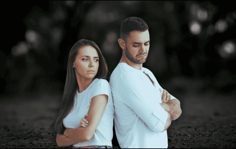 Identificar el momento exacto en que la intimidad está fallando es el primer paso crucial para revertir el daño en la relación amorosa. ESPECIAL / CANVA