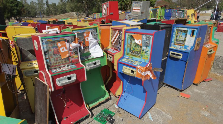 No se trata de negocios que tienen dos o más máquinas tragamonedas, sino de espacios constituidos únicamente por este tipo de dispositivos que funcionan como casinos clandestinos. EL INFORMADOR / ARCHIVO