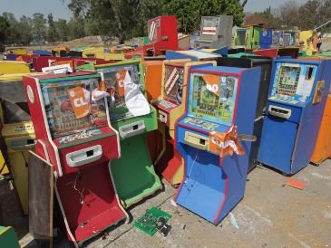 No se trata de negocios que tienen dos o más máquinas tragamonedas, sino de espacios constituidos únicamente por este tipo de dispositivos que funcionan como casinos clandestinos. EL INFORMADOR / ARCHIVO