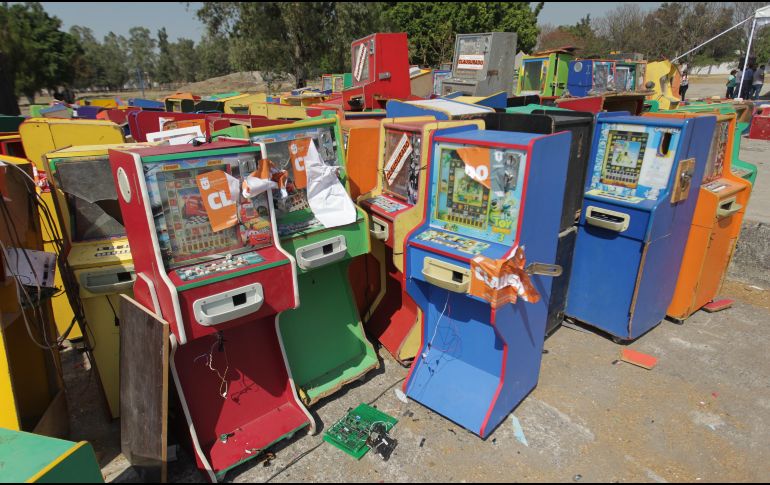 No se trata de negocios que tienen dos o más máquinas tragamonedas, sino de espacios constituidos únicamente por este tipo de dispositivos que funcionan como casinos clandestinos. EL INFORMADOR / ARCHIVO