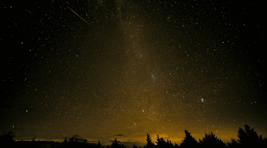 El radiante de la lluvia de meteoritos se encuentra en la constelación de Lira, cerca de su estrella más brillante, Vega. CANVA