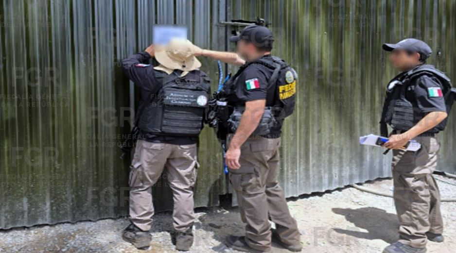 Aseguran casi 5 mil litros de hidrocarburo y desmantelan toma clandestina en Tototlán. CORTESÍA/FGR