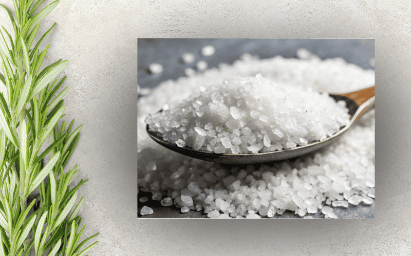 Más allá de sus beneficios prácticos, la mezcla de sal gruesa y romero también aporta una sensación de bienestar. CANVAPIXABAY/ESPECIAL