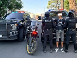 Al encontrarlo en posesión del arma, con la que presuntamente había atacado a su víctima, los oficiales detuvieron a quien fue identificado como Edson 