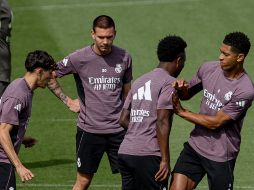 Vinicius Jr y Jude Bellingham durante el entrenamiento el Real MAdrid para el juego contra el Betis. EFE/D. González