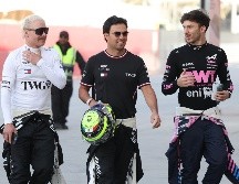 Valtteri Bottas, Sergio Pérez y Pierre Gasly. Los pilotos han tenido opiniones encontradas sobre el nuevo reglamento de la Fórmula 1. AP/Archivo