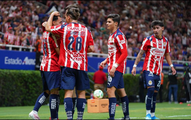 Si Chivas de Guadalajara cae al segundo lugar general, su camino hacia el título podría cruzarse prematuramente con rivales de mayor jerarquía. Imago7 / ARCHIVO