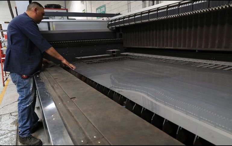 El beneficio consiste en reducir el arancel actual del 50 % aplicado al acero y al aluminio hasta un nivel máximo del 25 %, dependiendo de los compromisos de producción asumidos en territorio estadounidense. EFE/L. Torres