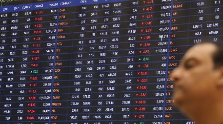 La situación en el estrecho de Ormuz aún no se resuelve, por lo que los precios del petróleo están lejos de controlarse. EFE/R. Khan