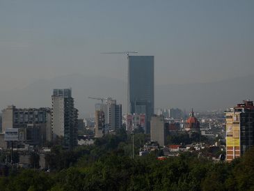 La Ciudad de México inició este día con una mala calidad del aire. EFE/S. Gutiérrez