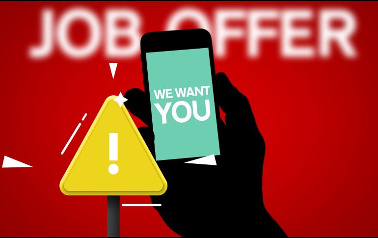Los ciberdelincuentes utilizan anuncios engañosos en redes sociales, páginas web fraudulentas o incluso intermediarios falsos con el objetivo de reclutar personas que buscan empleo, esto, aprovechándose del Mundial 2026. ESPECIAL / CANVA