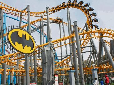 Six Flags. Parque de diversión en la Ciudad de México; destaca su montaña rusa “Batman: The Ride”. ESPECIAL