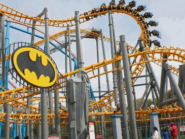 Six Flags. Parque de diversión en la Ciudad de México; destaca su montaña rusa “Batman: The Ride”. ESPECIAL