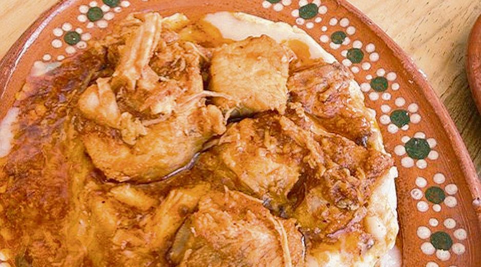 Gordita con guiso de costilla de Pascuala Fonda. ESPECIAL