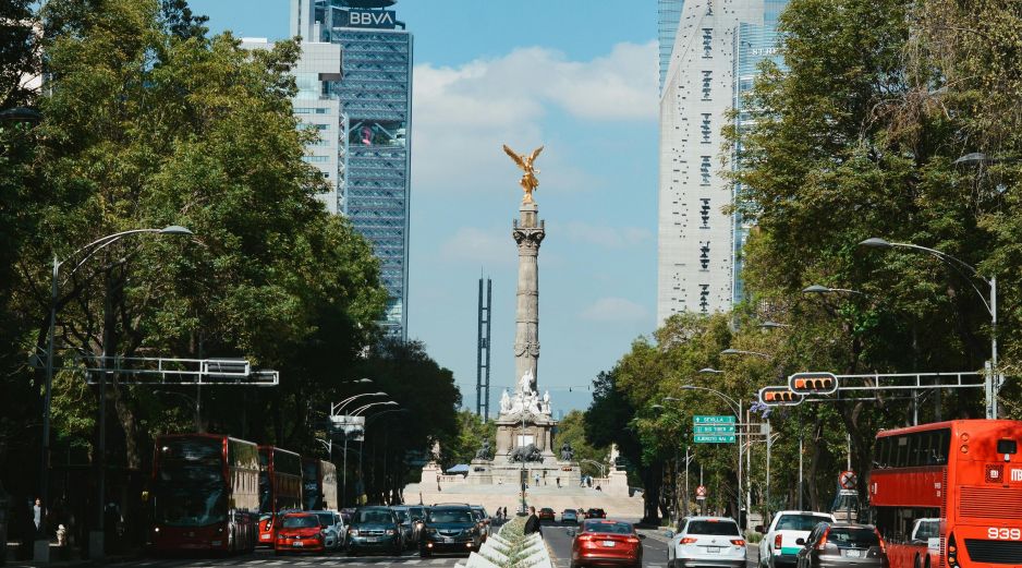 Se recomienda que la población que reside en la Zona Metropolitana del Valle de México se mantenga informada sobre la calidad del aire. UNSPLASH / J. LUIS ALEJOS