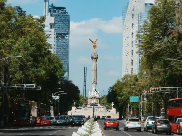 Se recomienda que la población que reside en la Zona Metropolitana del Valle de México se mantenga informada sobre la calidad del aire. UNSPLASH / J. LUIS ALEJOS