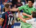 El arquero argentino Esteban Andrada protagonizó una agresión durante un partido de la Segunda División. ESPECIAL