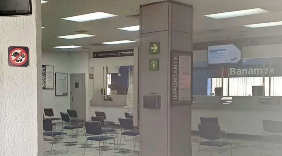 Los usuarios con trámites en ventanilla deberán anticipar sus operaciones para evitar contratiempos. EL INFORMADOR/ ARCHIVO.