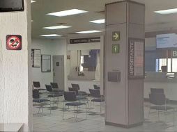 Los usuarios con trámites en ventanilla deberán anticipar sus operaciones para evitar contratiempos. EL INFORMADOR/ ARCHIVO.
