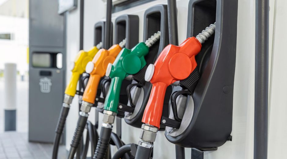 Claudia Sheinbaum detalló que el acuerdo fue alcanzado bajo la coordinación de la Secretaría de Hacienda y Crédito Público, en conjunto con Emilio Romano Mussali, titular de la Asociación de Bancos de México. ESPECIAL / CANVA