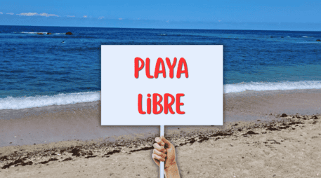 Los manifestantes denuncian públicamente que las obras de un enorme muro de piedra están destruyendo el entorno natural y bloqueando el libre acceso a la conocida Playa Las Cocinas. ESPECIAL / CANVA