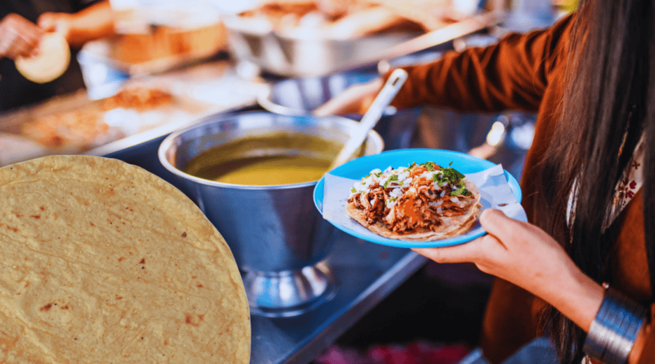 Cada tortilla aporta entre 68 y 70 calorías, por lo que el secreto radica en no exceder el gasto energético que tu cuerpo necesita diariamente para funcionar de manera óptima. ESPECIAL / CANVA