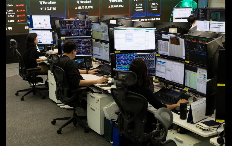 Tanto el S&P 500 como el Nasdaq siguen en máximos históricos de cierre a pesar de que no hay avances en Medio Oriente. EFE/J. Heon-Kyun