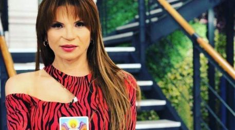 Las predicciones de Mhoni Vidente para el cierre de abril llegan acompañadas de las cartas del tarot que marcarán el rumbo energético de cada signo zodiacal. FACEBOOK / Mhoni Vidente