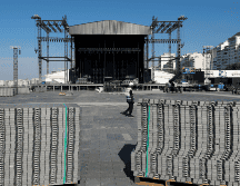 Fotografía de este lunes que muestra el lugar donde se instala el escenario del megaconcierto que Shakira ofrecerá, donde un trabajador murió, en Río de Janeiro. EFE/ Antonio Lacerda