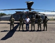 Fotografía cedida por la Secretaría de Marina en la que se observa a Audias Flores Silva (c), alias 