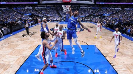 Orlando tomó ventaja en la serie al vencer a Detroit con un cierre efectivo y errores decisivos de los Pistons en los tiros libres. AFP/ F. MEDINA.
