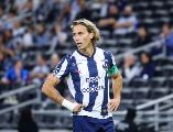 Sergio Canales se despide de la afición de los Rayados de Monterrey tras su llegada al equipo en el Torneo Apertura 2023. IMAGO7