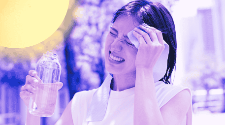 Además de la temperatura elevada, los pacientes con golpe de calor suelen experimentar mareos intensos, náuseas persistentes, vómitos y un dolor de cabeza punzante. ESPECIAL