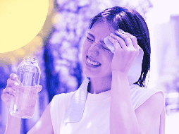 Además de la temperatura elevada, los pacientes con golpe de calor suelen experimentar mareos intensos, náuseas persistentes, vómitos y un dolor de cabeza punzante. ESPECIAL