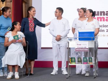La nueva vacuna busca proteger tanto a las madres como a los recién nacidos frente a una de las infecciones respiratorias más frecuentes en los primeros meses de vida. ESPECIAL / Gobierno de México