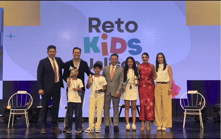 Valeria, primer lugar de esta edición, detalló que su proyecto consiste en crear bolsas de composta con cáscaras de plátano. EL INFORMADOR/O. González