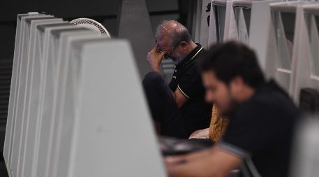 El mercado bursátil tuvo una mala jornada este martes por el comportamiento de las tecnológicas y las tensiones EU-Irán. EFE/S. Akber