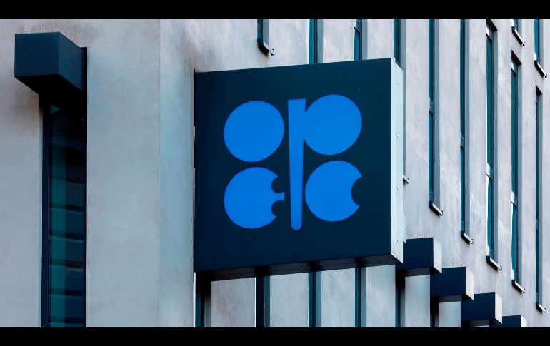El logotipo de la Organización de Países Exportadores de Petróleo (OPEP) se ve en el exterior de la sede de la OPEP en Viena, Austria. AP/ARCHIVO