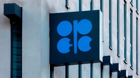 El logotipo de la Organización de Países Exportadores de Petróleo (OPEP) se ve en el exterior de la sede de la OPEP en Viena, Austria. AP/ARCHIVO