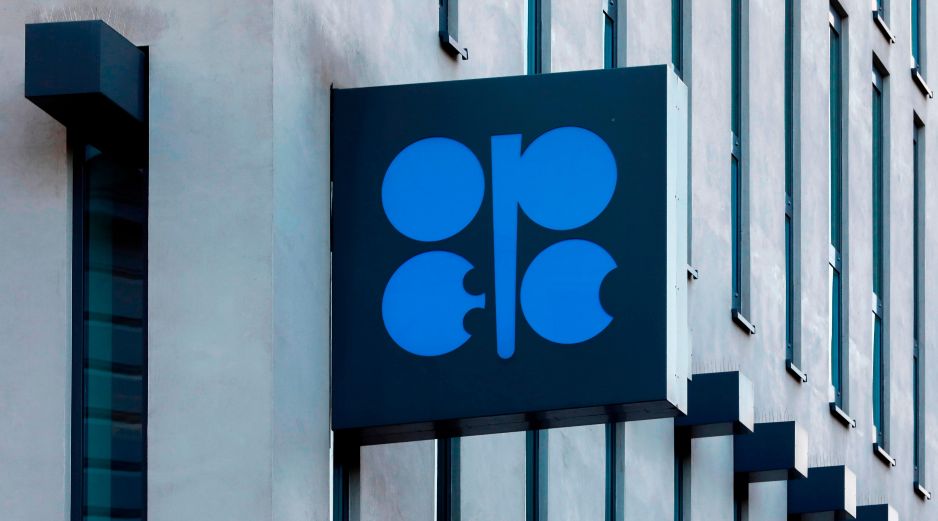 El logotipo de la Organización de Países Exportadores de Petróleo (OPEP) se ve en el exterior de la sede de la OPEP en Viena, Austria. AP/ARCHIVO