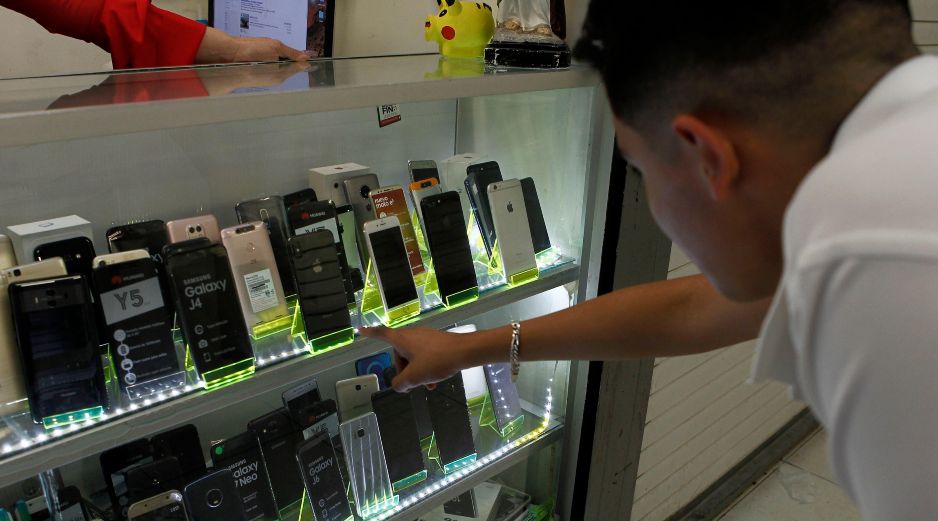 Aunque el Gobierno de México sostiene que el registro de los celulares ayudará a mitigar delitos como la extorsión y el fraude, la mayoría no confía en entregar sus datos personales. EL INFORMADOR/ARCHIVO