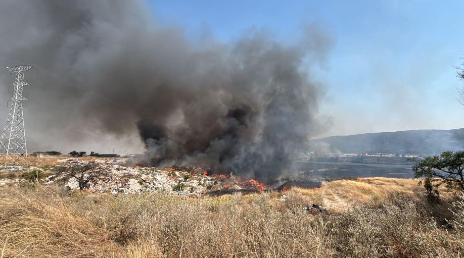 El vertedero incendiado en la zona de Technology Park, en Zapopan, ya había sido reportado por el Gobierno municipal a la Fiscalía de Jalisco desde octubre. CORTESÍA