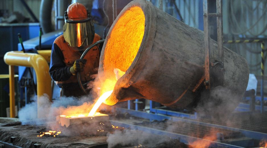 El acuerdo busca consolidar una estrategia de desarrollo industrial en la que el Estado utilice su capacidad de compra para detonar la producción nacional y fortalecer sectores clave de la economía. EFE / ARCHIVO