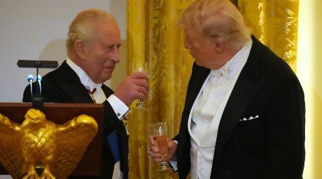 En Gran Bretaña la gente no debe dar detalles privados de conversaciones con el Rey Carlos III ya que el rey debe mantenerse por encima de las tensiones políticas. AP / ARCHIVO