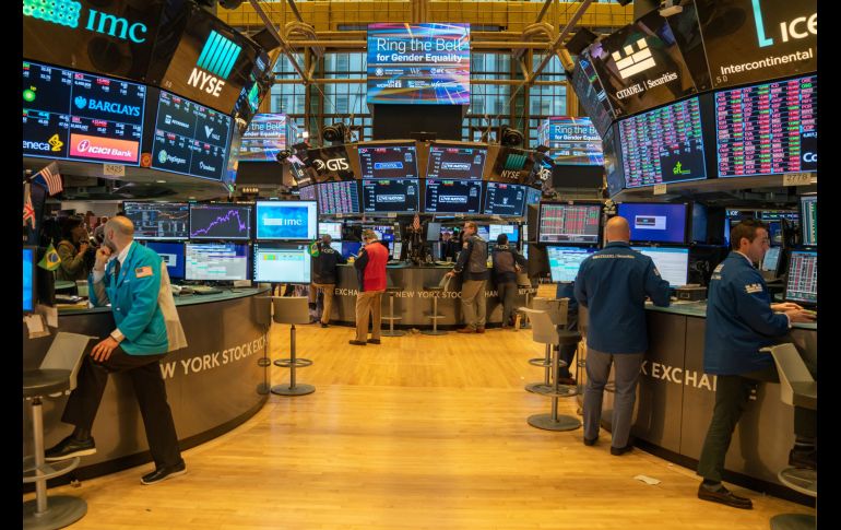 En medio de las oscilaciones de la Bolsa de Nueva York, destacó el precio del petróleo Brent que superó los 118 dólares el barril. AFP/ARCHIVO