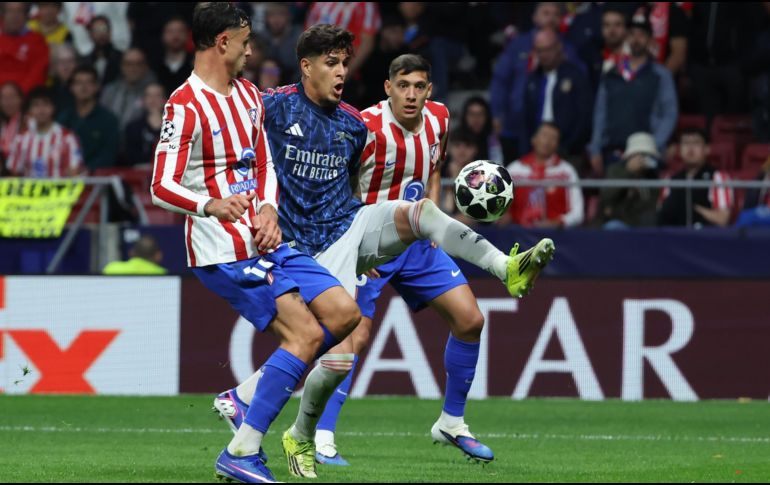 La próxima semana disputarán una batalla a muerte en el norte de Londres para conocer cuál de los dos hará maletas rumbo a Budapest. EFE/ K. Huesca.